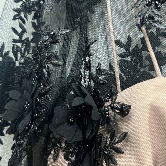 Black High-Low Lace Appliqué long sleeve Evening Dress - Picture 6 of 10